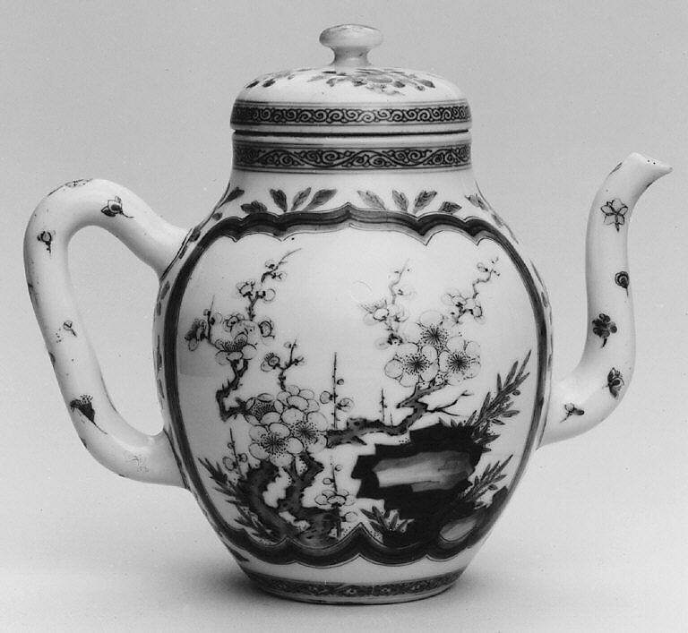 Covered Ewer, Porcelain painted in underglaze blue and overglaze famille verte enamels, China 