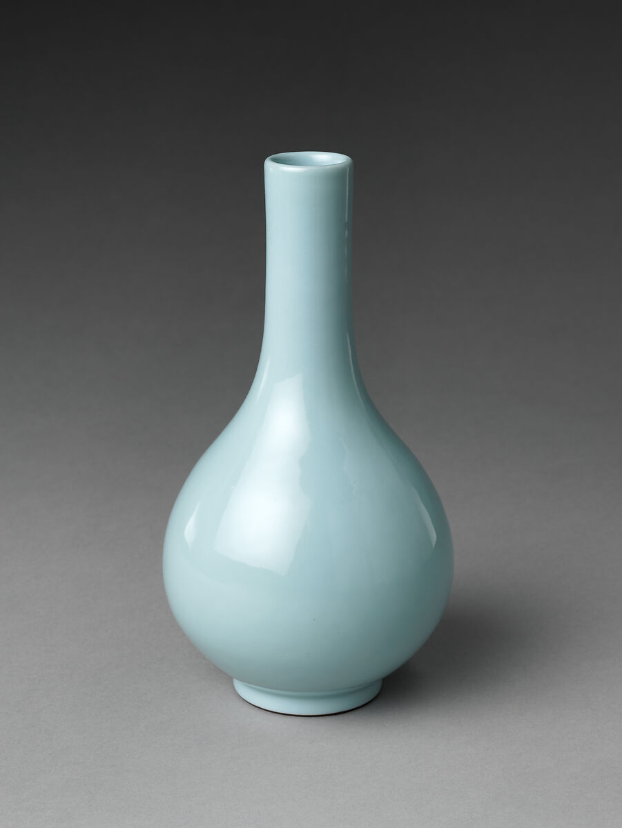 Vase, Porcelain with celadon glaze (Jingdezhen ware), China 