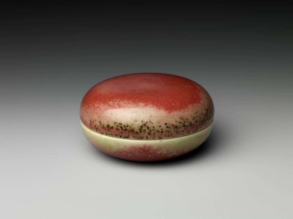 Box for seal paste, Porcelain with peach-bloom glaze (Jingdezhen ware), China 