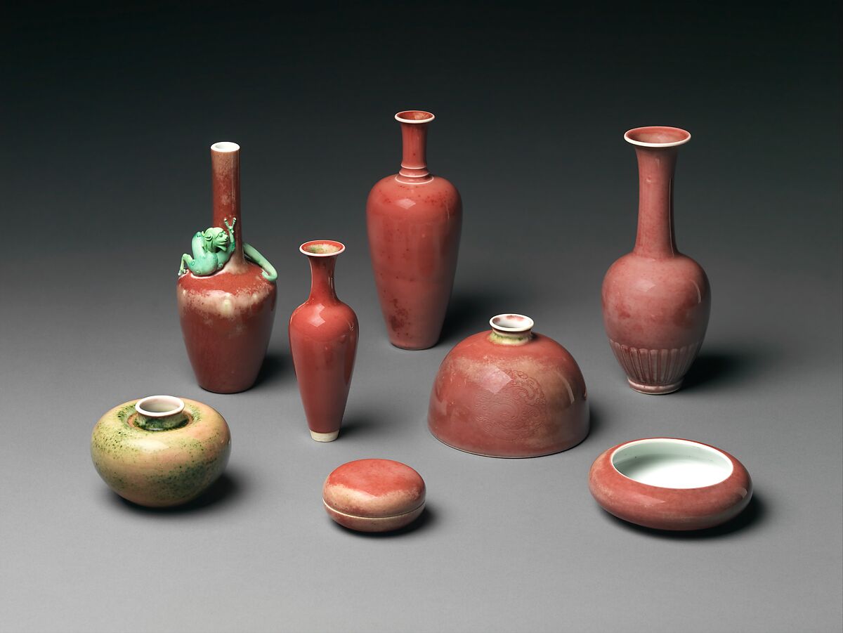 Vase, Porcelain with peachbloom glaze (Jingdezhen ware), China