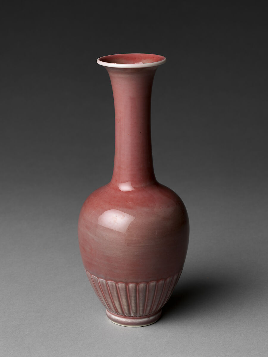 Vase, Porcelain with peachbloom glaze (Jingdezhen ware), China 