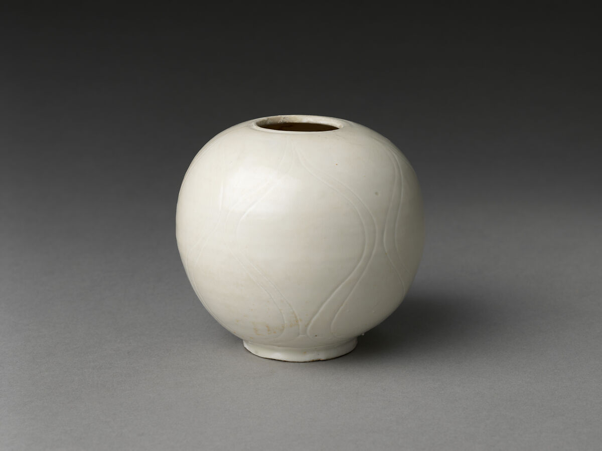 Jar, Porcelain with incised decoration under transparent glaze (Xing ware), China 