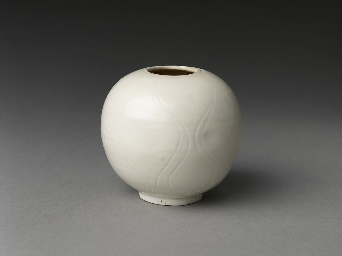 Jar, Porcelain with incised decoration under transparent glaze (Xing ware), China