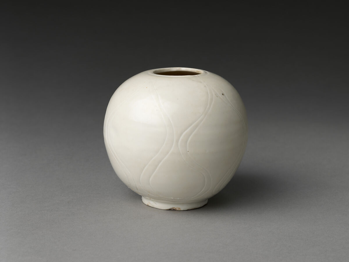 Jar, Porcelain with incised decoration under transparent glaze (Xing ware), China
