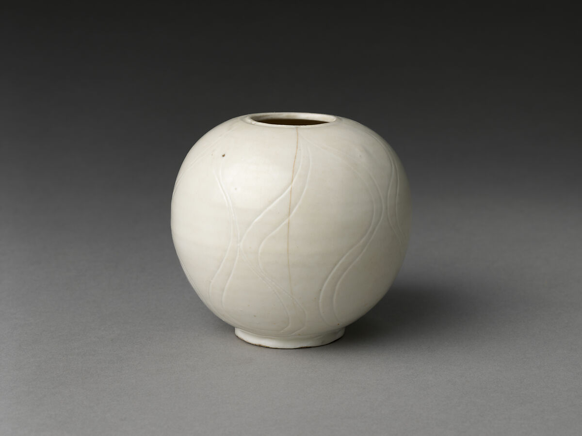 Jar, Porcelain with incised decoration under transparent glaze (Xing ware), China