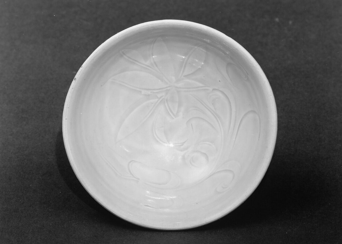 Bowl, Porcelain with incised decoration under ivory-white glaze (Ding ware), China