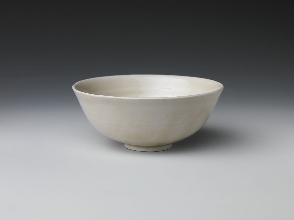 Bowl, Porcelain with incised decoration under ivory-white glaze (Ding ware), China 
