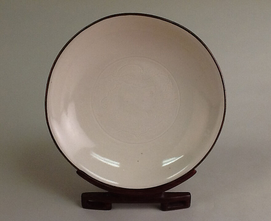 Dish, Porcelain with incised decoration under ivory white glaze (Ding ware), China 