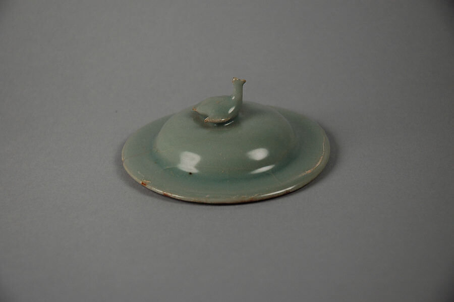 Covered jar, Porcelaneous ware with carved and full-relief decoration under celadon glaze (Longquan ware), China