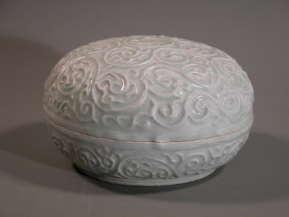 Circular Box and Cover, Porcelaneous stoneware with white glaze, China 