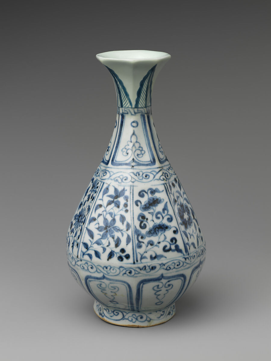 Faceted vase with flowers, Porcelain painted in underglaze cobalt blue (Jingdezhen ware), China