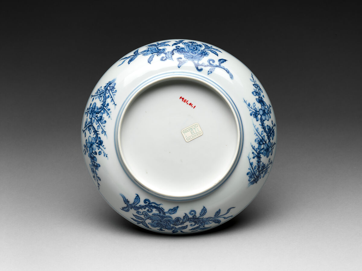 Dish with Blossoming Plum and Crescent Moon, Porcelain painted with cobalt blue under transparent glaze (Jingdezhen ware), China