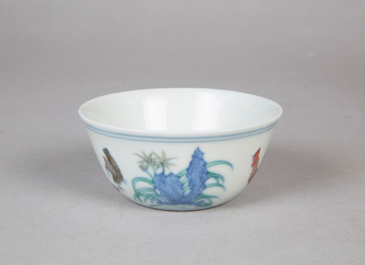 Chicken cup, Porcelain painted in underglaze cobalt blue and overglaze colored enamel (Jingdezhen ware), China