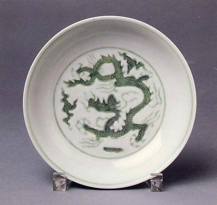Dish, Porcelain with incised and green enamel decoration, China 