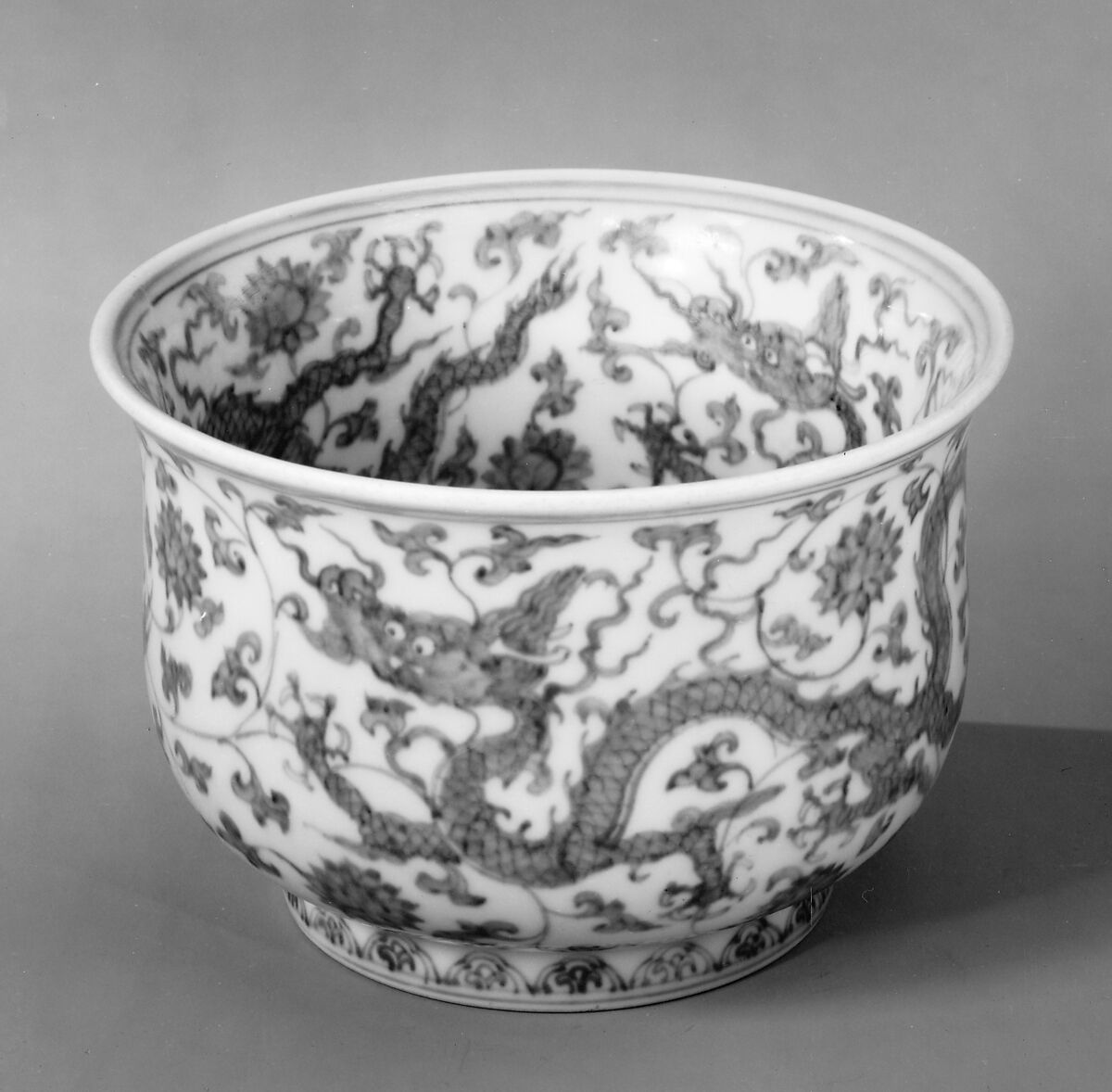 Bowl with Dragons, Porcelain painted with cobalt blue under transparent glaze (Jingdezhen ware), China 