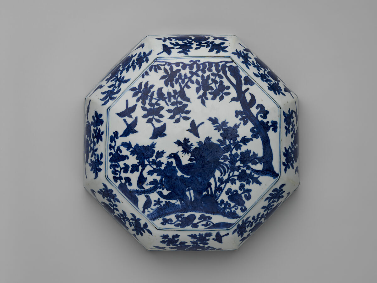 Box with flowers and birds, Porcelain painted with cobalt blue under transparent glaze (Jingdezhen ware), China