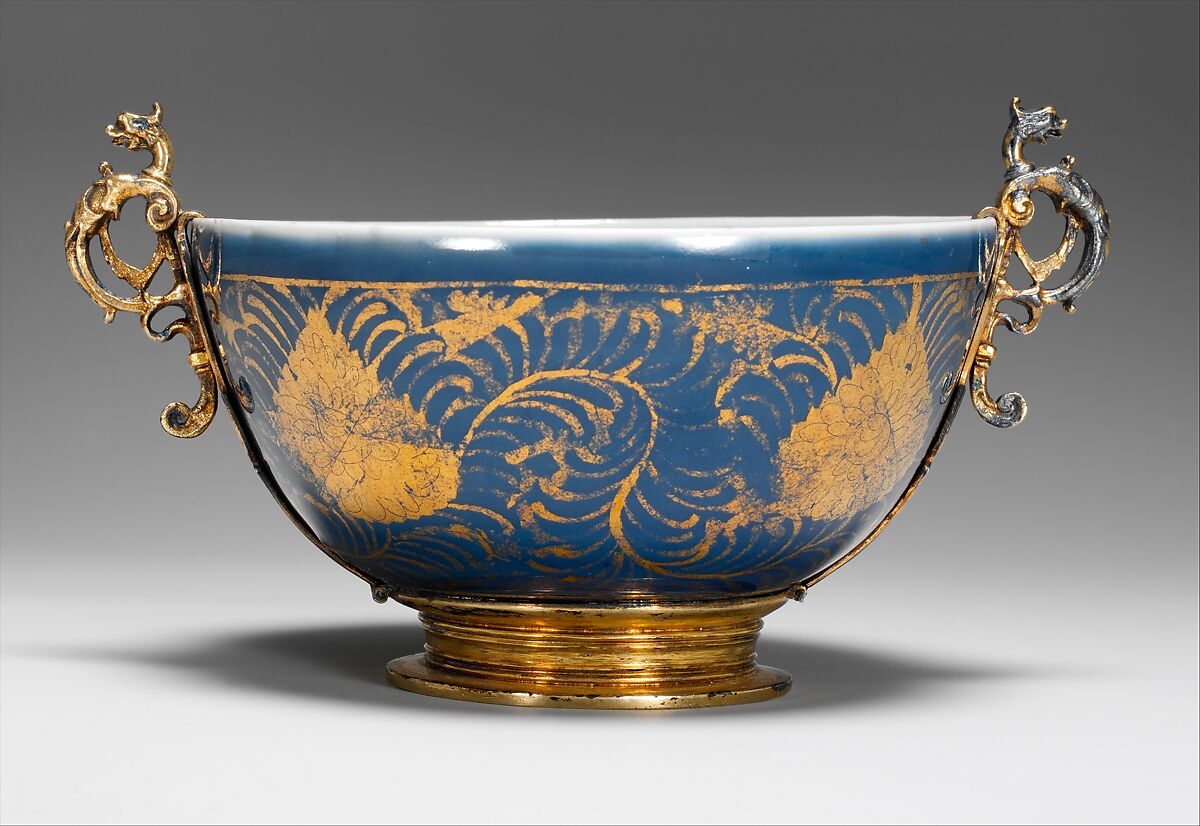 Bowl with Stylized Leaves, Porcelain painted with cobalt blue under transparent glaze in interior and blue glaze and gold on exterior (Jingdezhen ware); English gilt silver mount, ca. 1590–1610, China 