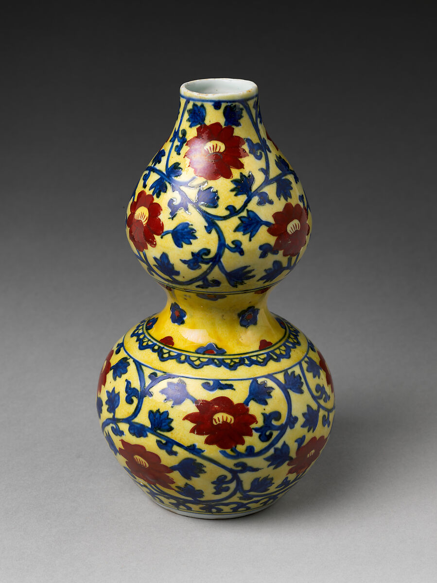 Vase, Porcelain painted in underglaze blue and overglaze yellow and red enamels, China 