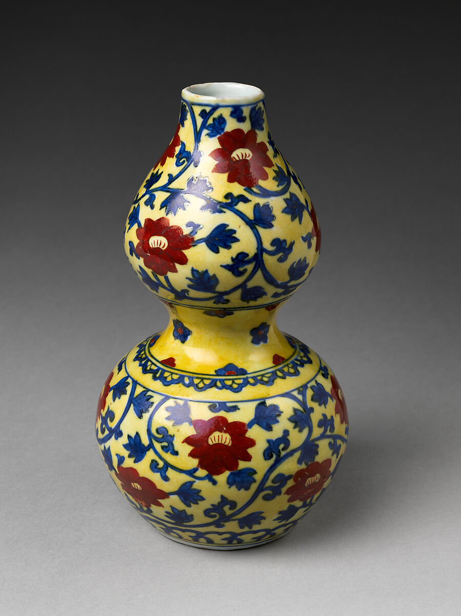Vase, Porcelain painted in underglaze blue and overglaze yellow and red enamels, China