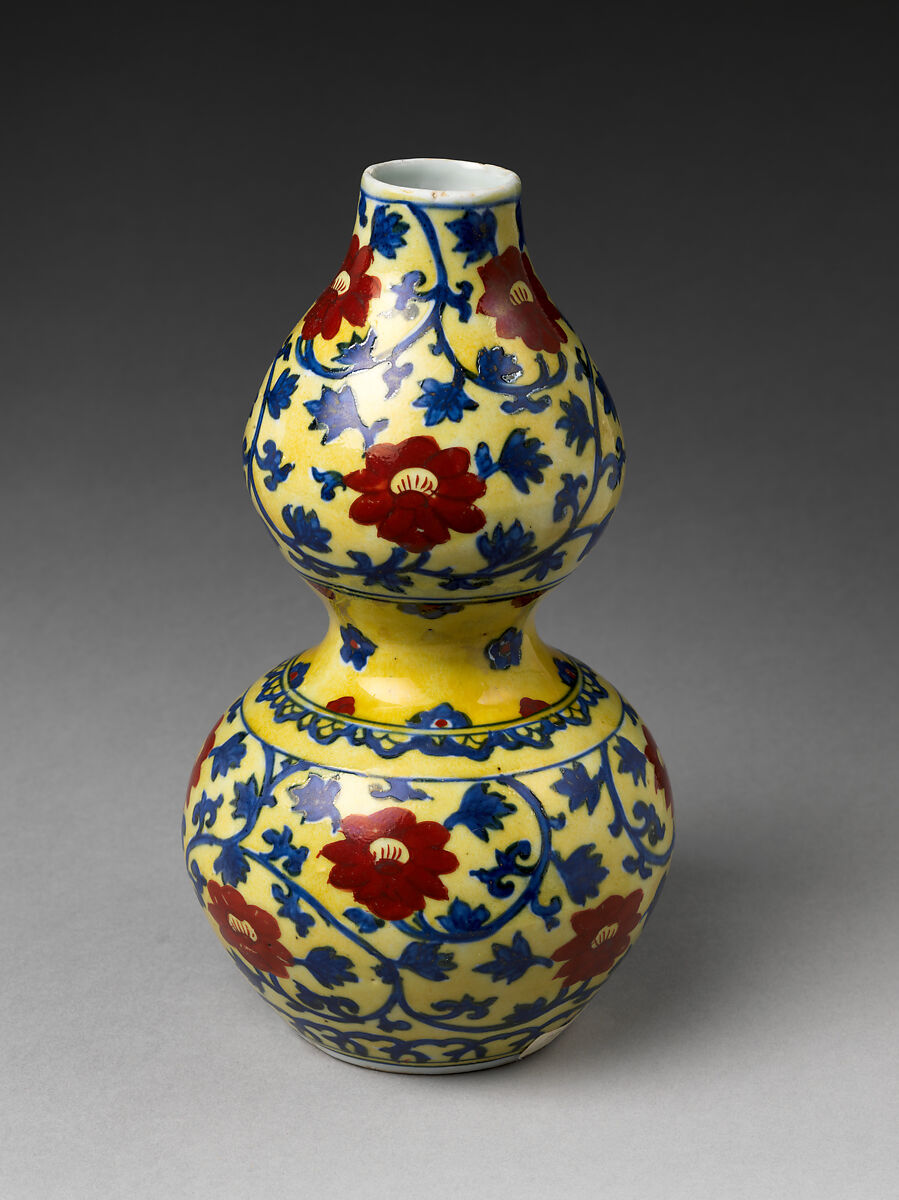 Vase, Porcelain painted in underglaze blue and overglaze yellow and red enamels, China