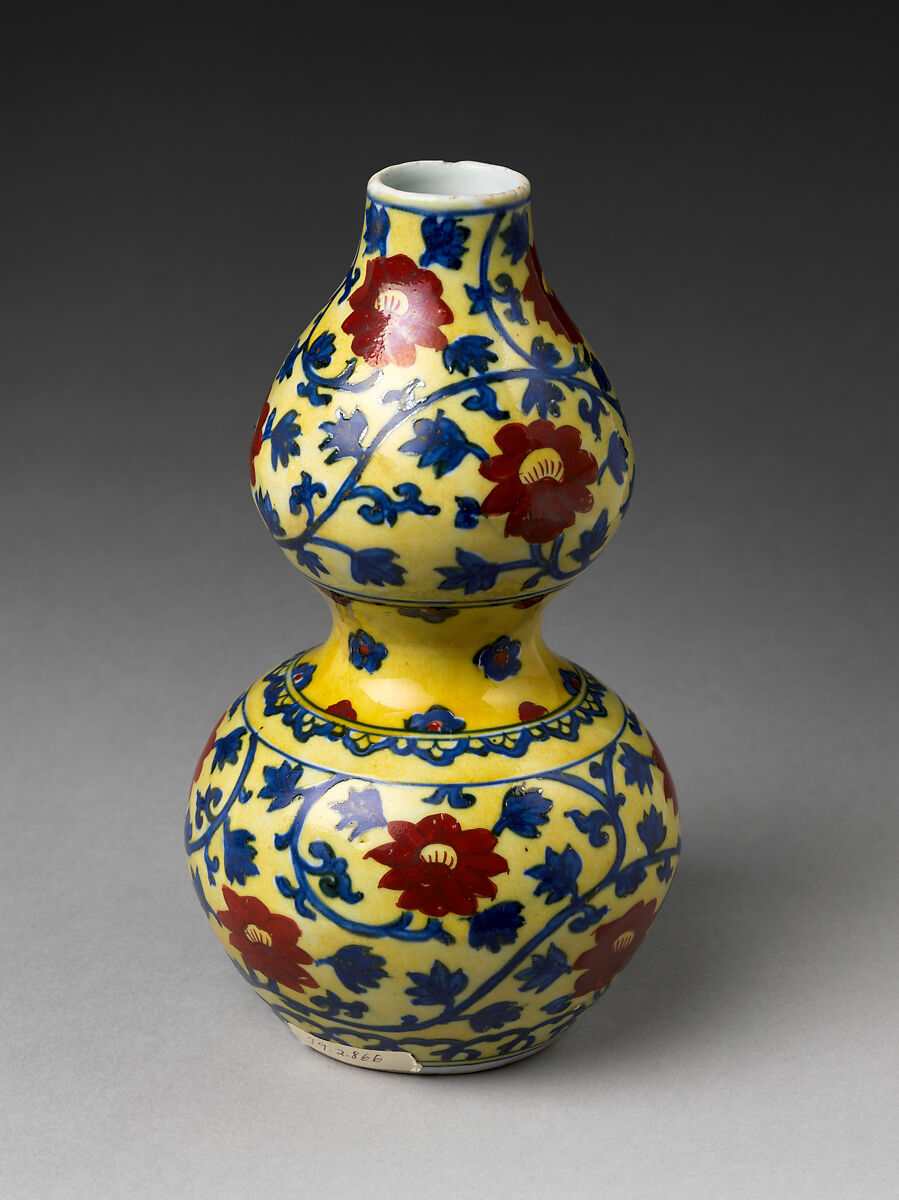 Vase, Porcelain painted in underglaze blue and overglaze yellow and red enamels, China