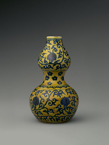 Gourd-Shaped Bottle with Lotuses
