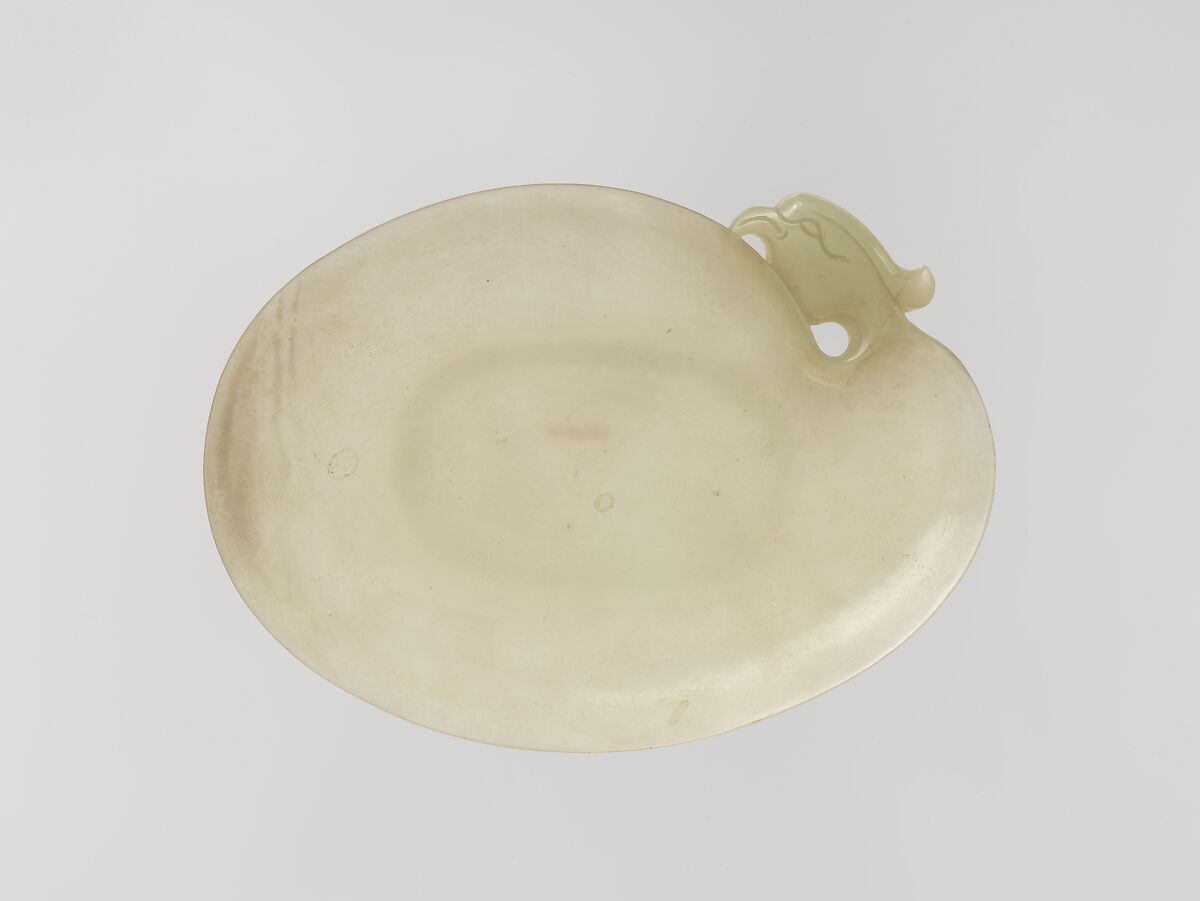 Dish with bird’s head, Nephrite, India