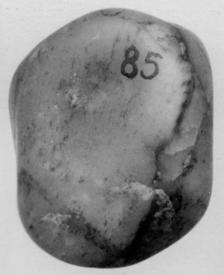 Pebble, Nephrite, China (possibly Turkestan) 