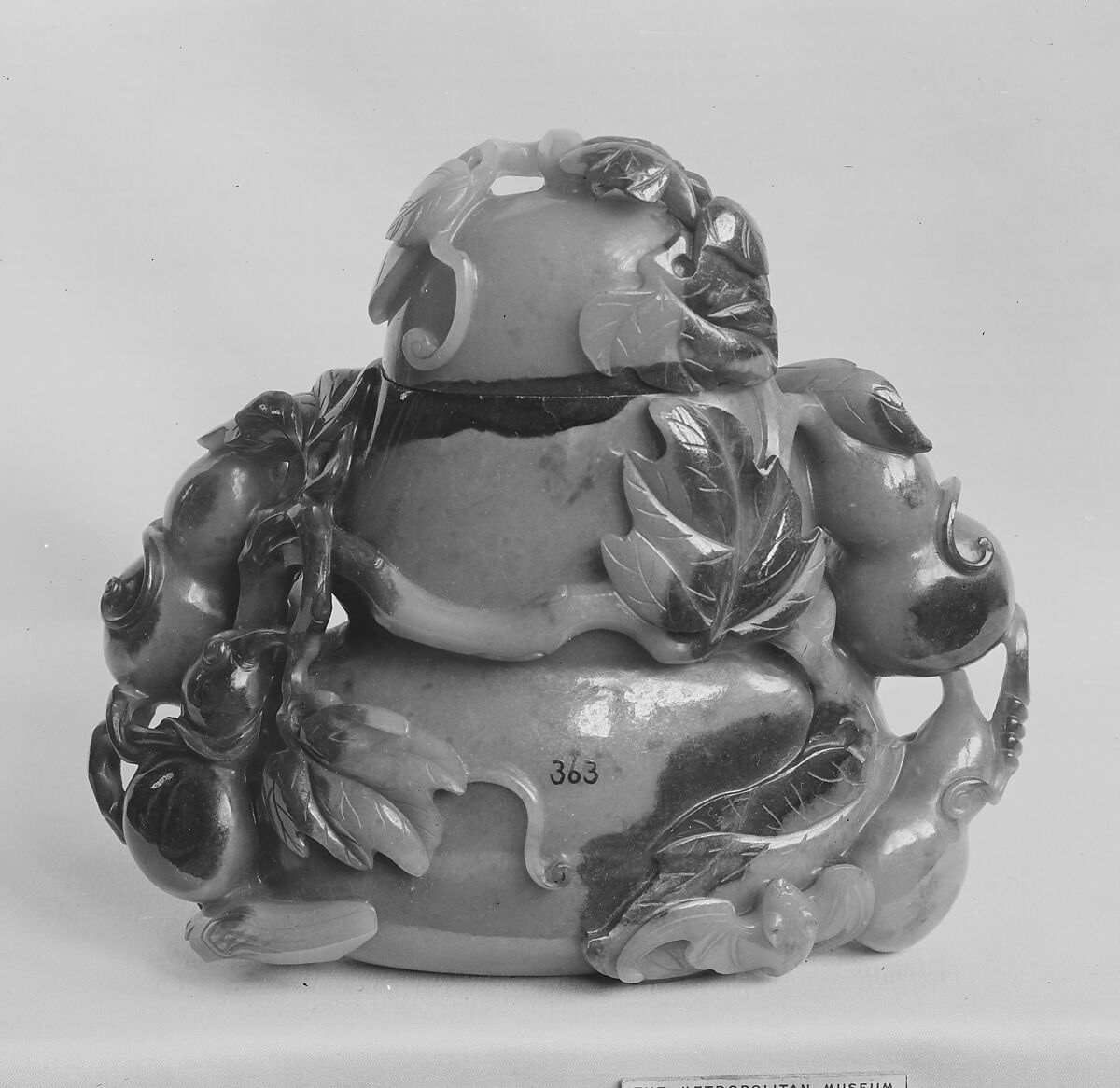Vase with cover, Jadeite, China 