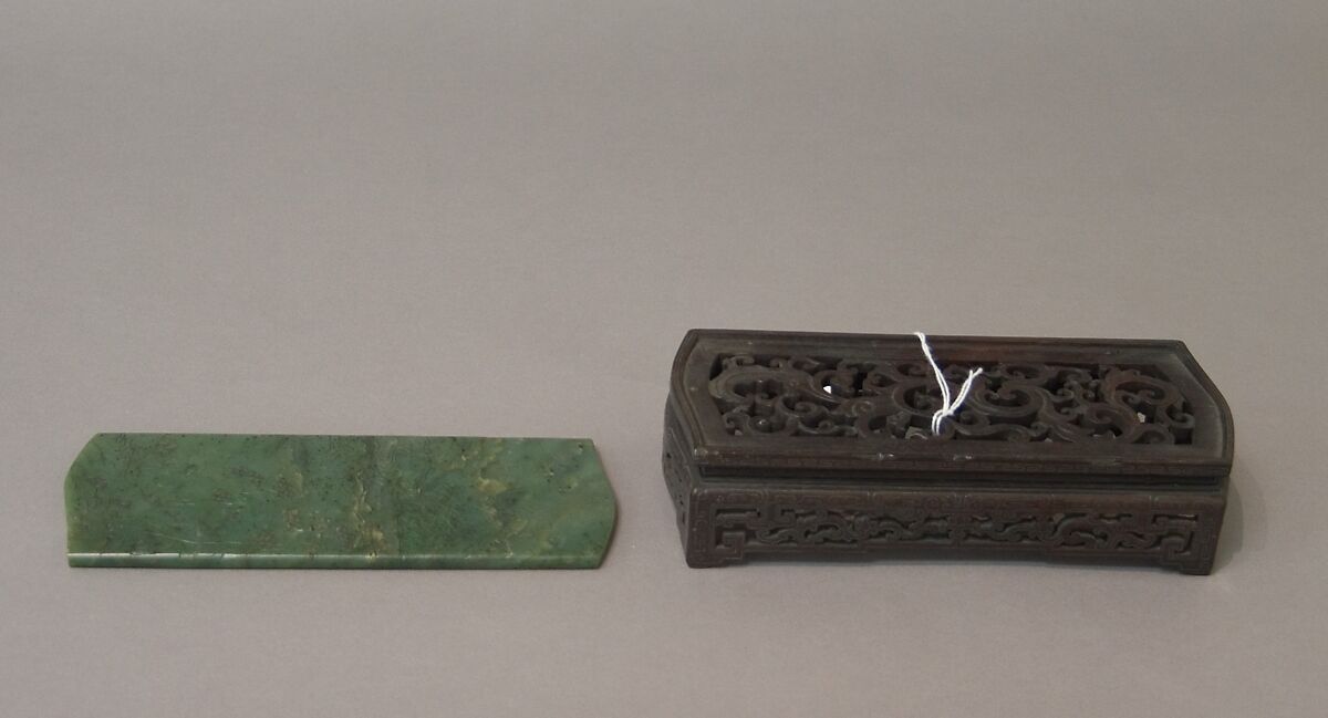 Writer's handrest, Nephrite, spinach-green flecked with black, China