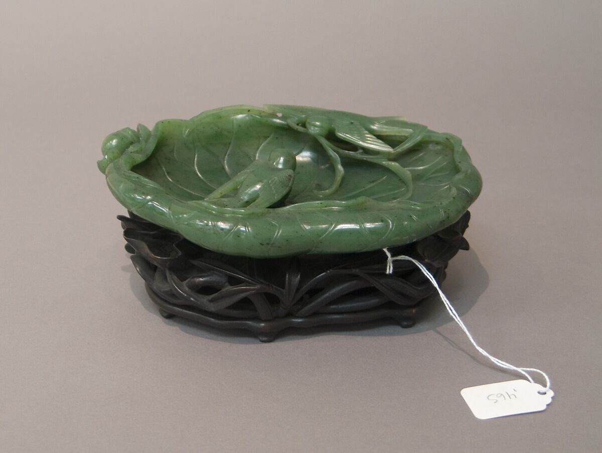 Lotus-Leaf Dish, Nephrite, olive-green, China 