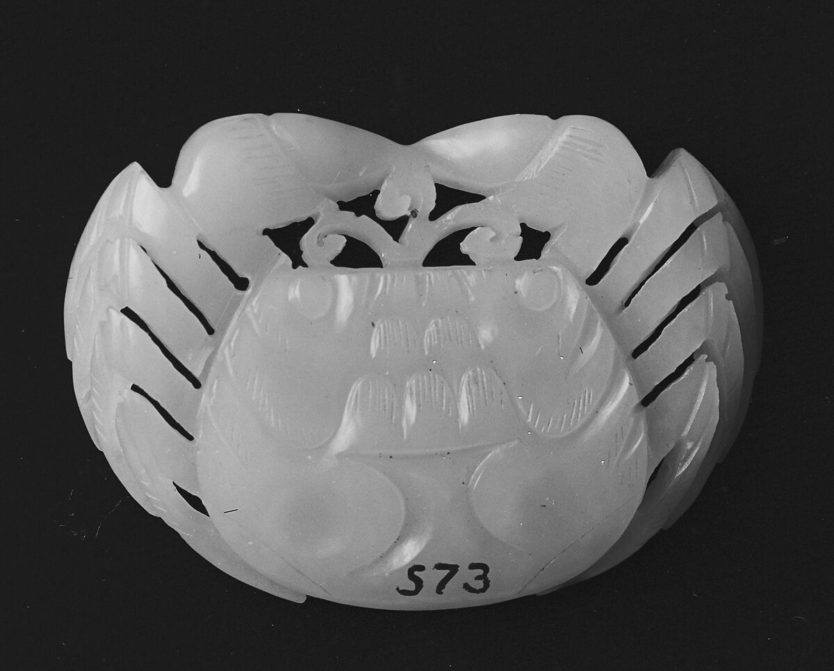 Girdle buckle, Nephrite, white with faint grayish tint, China 