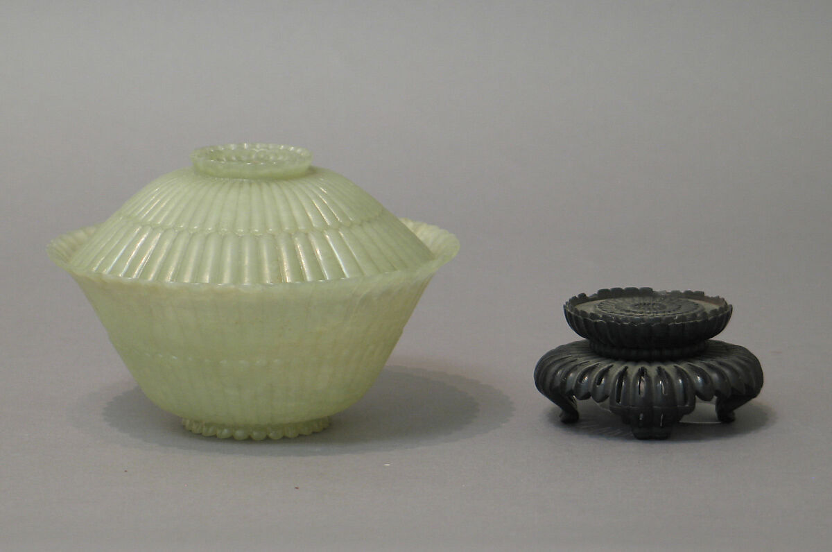 Cup with cover, Nephrite, white with faint grayish tint, China 