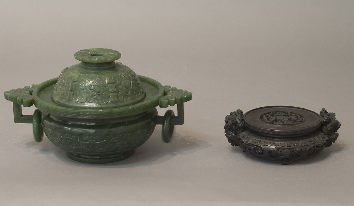 Incense burner with cover, Nephrite, spinach-green, translucent and bright, China