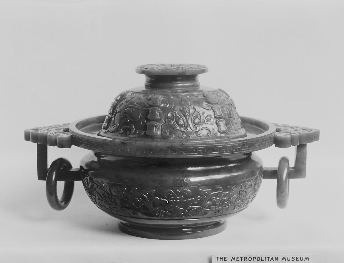 Incense burner with cover, Nephrite, spinach-green, translucent and bright, China