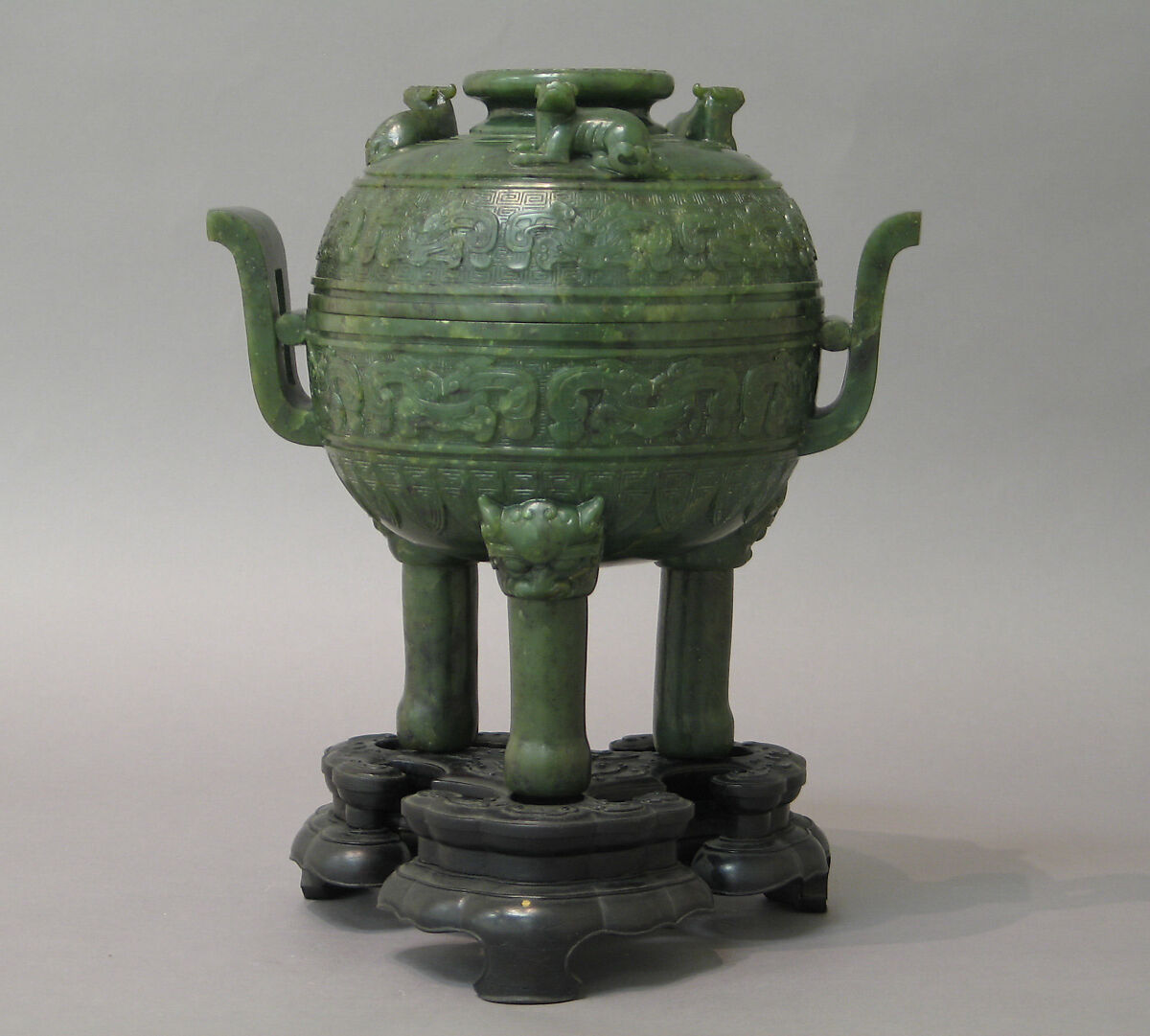 Sacrificial Tripod with Cover, Nephrite, spinach-green, China 