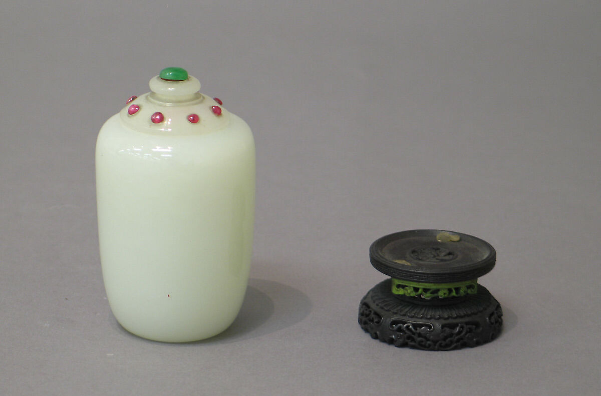 Jar with cover, Nephrite, white with faint greenish tinge, China