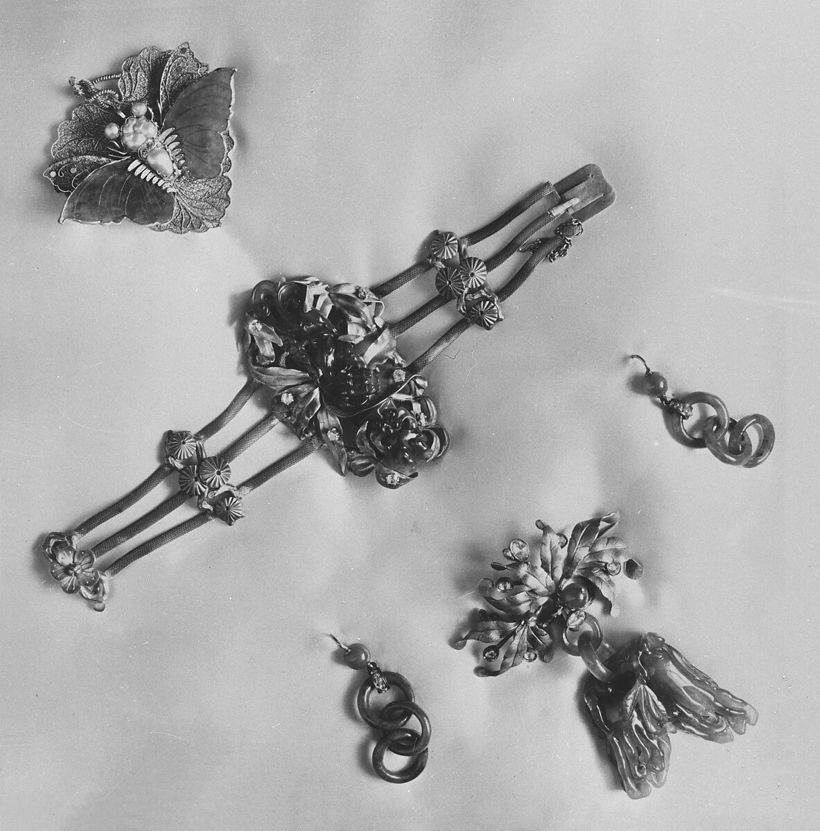 Butterfly, Jadeite, pearl, gold filigree, China