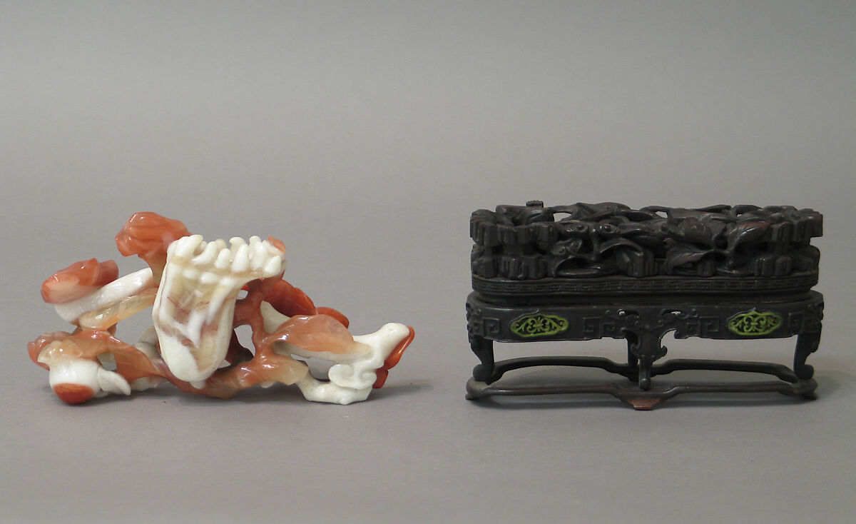 Vase, Carnelian and white agate, China