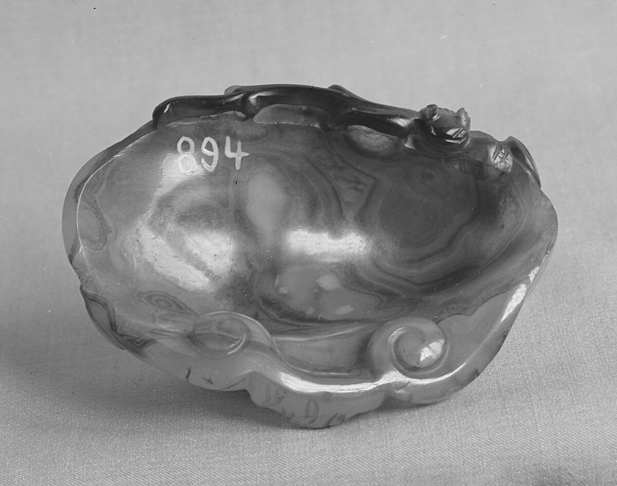 Dish, Chalcedony-agate, China 