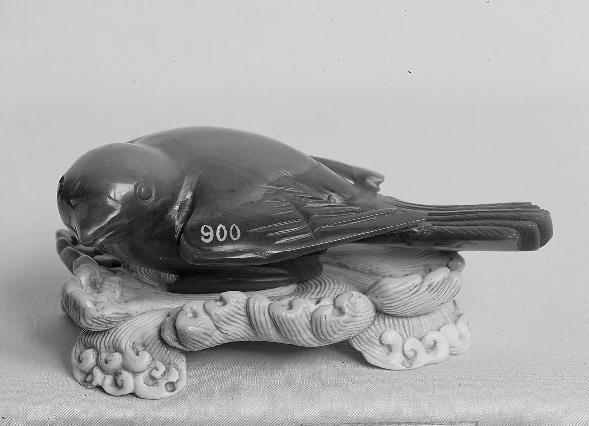 Figure of Swallow, Chalcedony-agate, ivory stand, China 