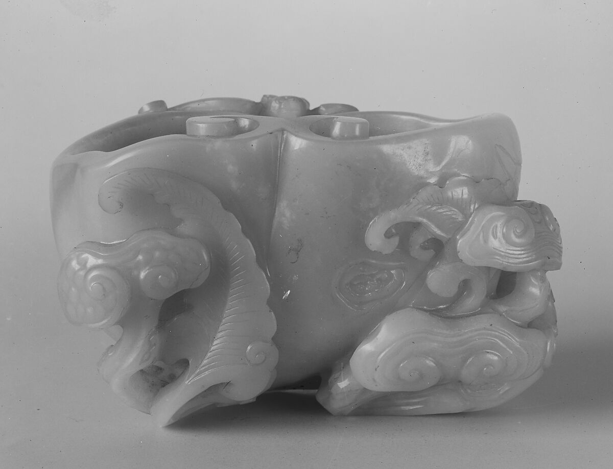 Washer with magic fungus (lingzhi), Jade (nephrite), China 