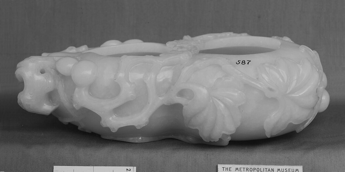 Water receptacle, Nephrite, white with very light greenish tint, China