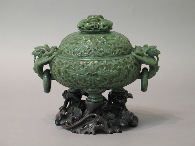 Incense burner with cover