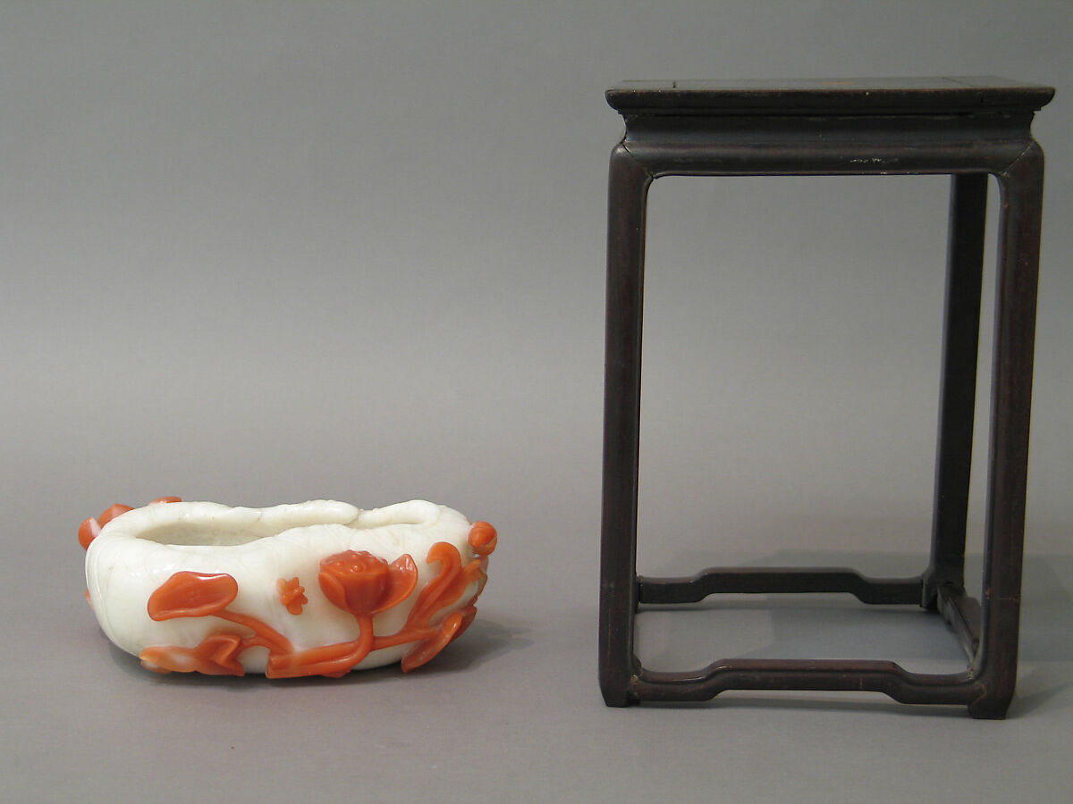 Dish, Carnelian and white agate, China