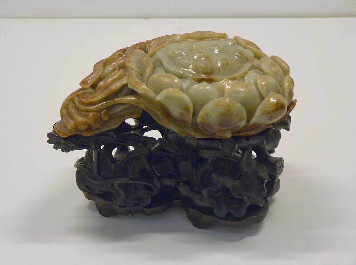 Water receptacle with cover, Nephrite, light sage-green with a mottling of white and brown, and a heavy staining of variegated dead-oak-leaf, China