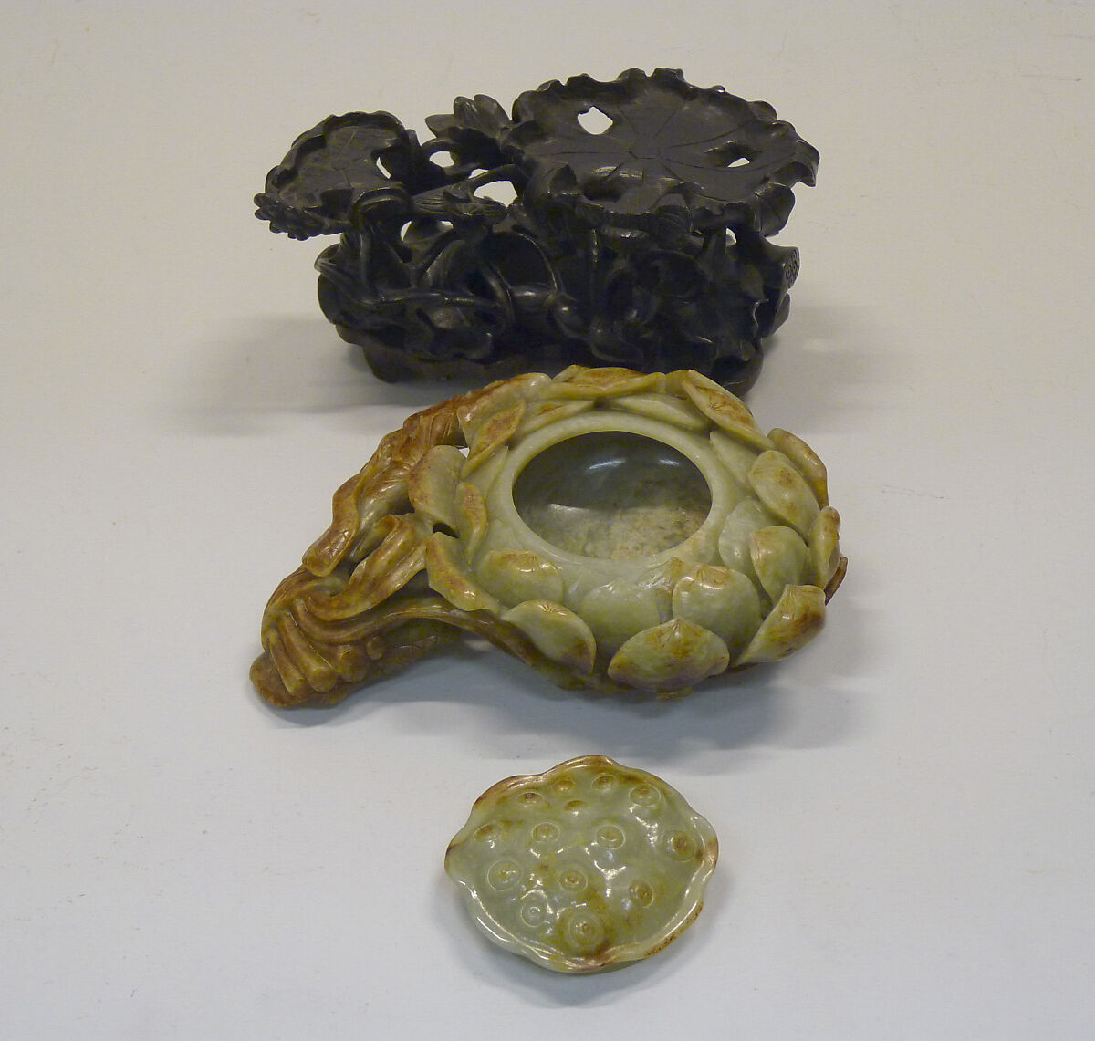 Water receptacle with cover, Nephrite, light sage-green with a mottling of white and brown, and a heavy staining of variegated dead-oak-leaf, China