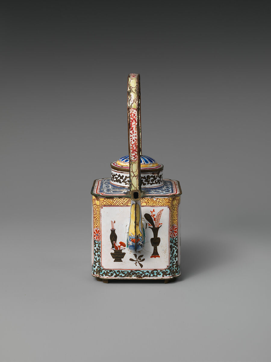Teapot with Pattern of the "Hundred Antiques", Painted enamel, China