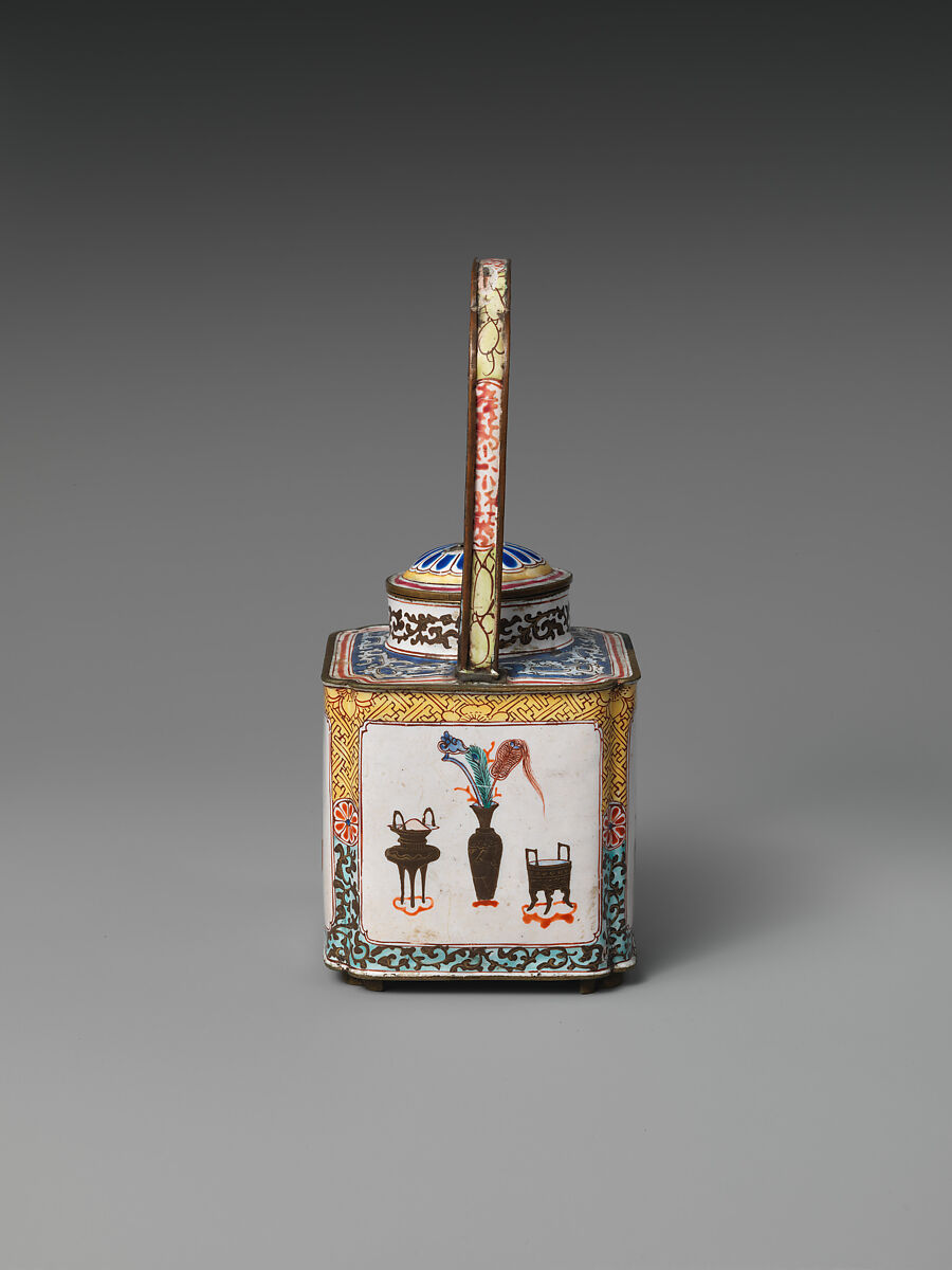 Teapot with Pattern of the "Hundred Antiques", Painted enamel, China