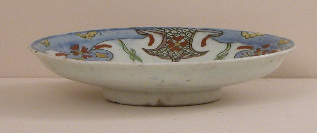 Saucer, Stonepaste; polychrome painted under transparent glaze